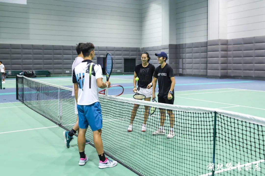 两人发生了 两人发生了