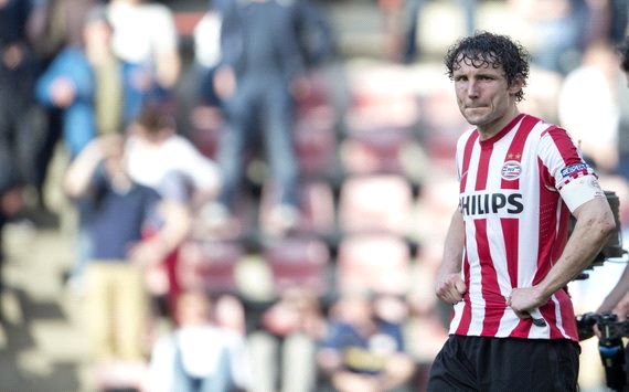 舞台上与东 舞台上与东